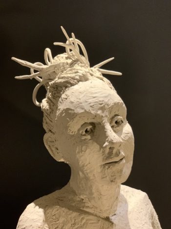 femme mélancolique sculpture terre cuite